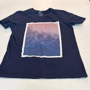 Men's Medium Navy Graphic T-Shirt with Mountain Print